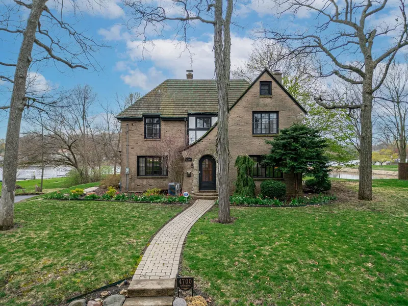 4700 ARLINGTON Street, Loves Park, IL 61111