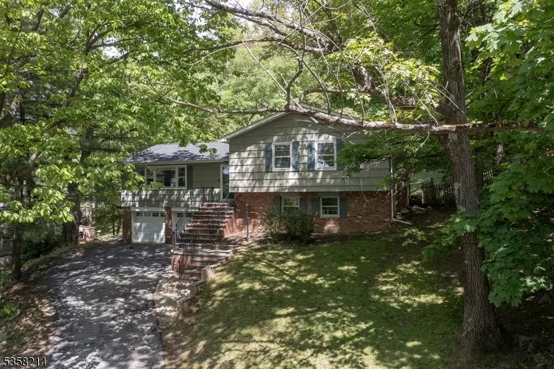 69 Warren Rd, Sparta Twp., NJ 07871