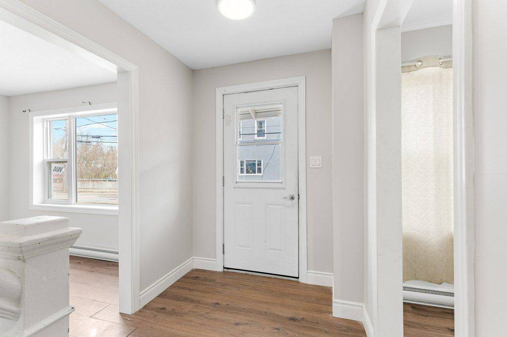 18 Main ST W, Elizabethtown-kitley, ON K0E 1M0
