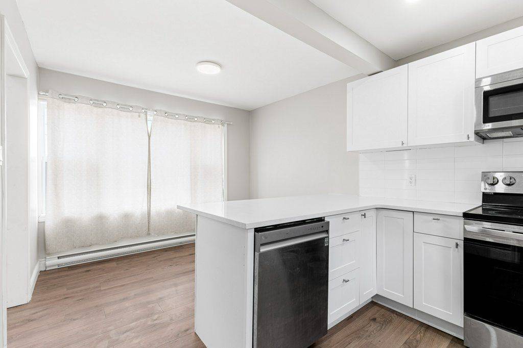 Elizabethtown-kitley, ON K0E 1M0,18 Main ST W