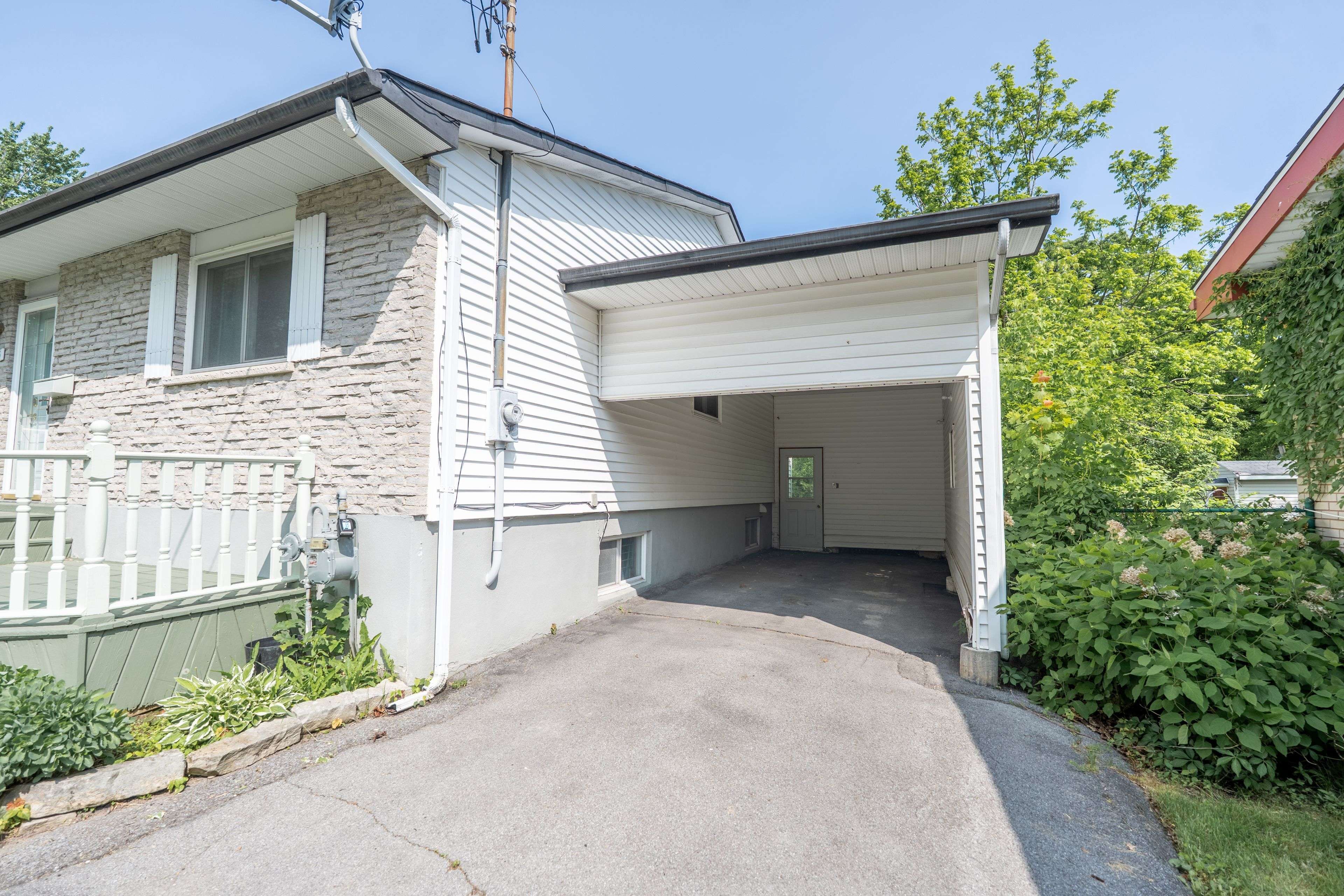 Cornwall, ON K6H 1L6,405 First ST E