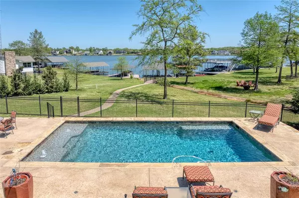 1101 W Kiowa Drive W, Gainesville, TX 76240