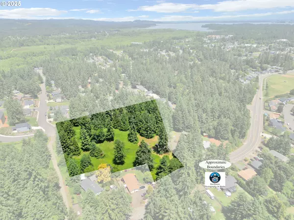200 Bolton Hill RD, Veneta, OR 97487