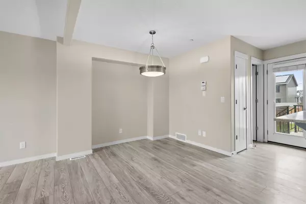 Calgary, AB T3P 0V4,44 Howse DR NE