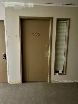 Grande Prairie, AB T8V 2N5,11402 100 ST #205