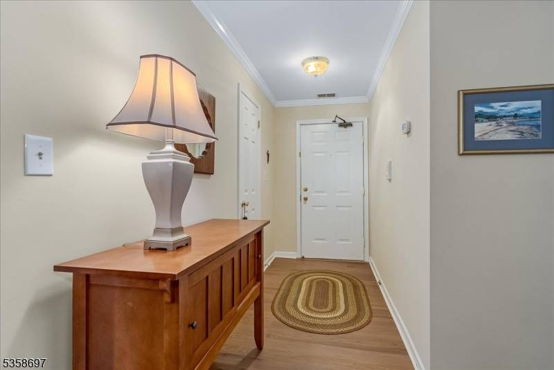 Morris Twp., NJ 07960,83 Village Dr