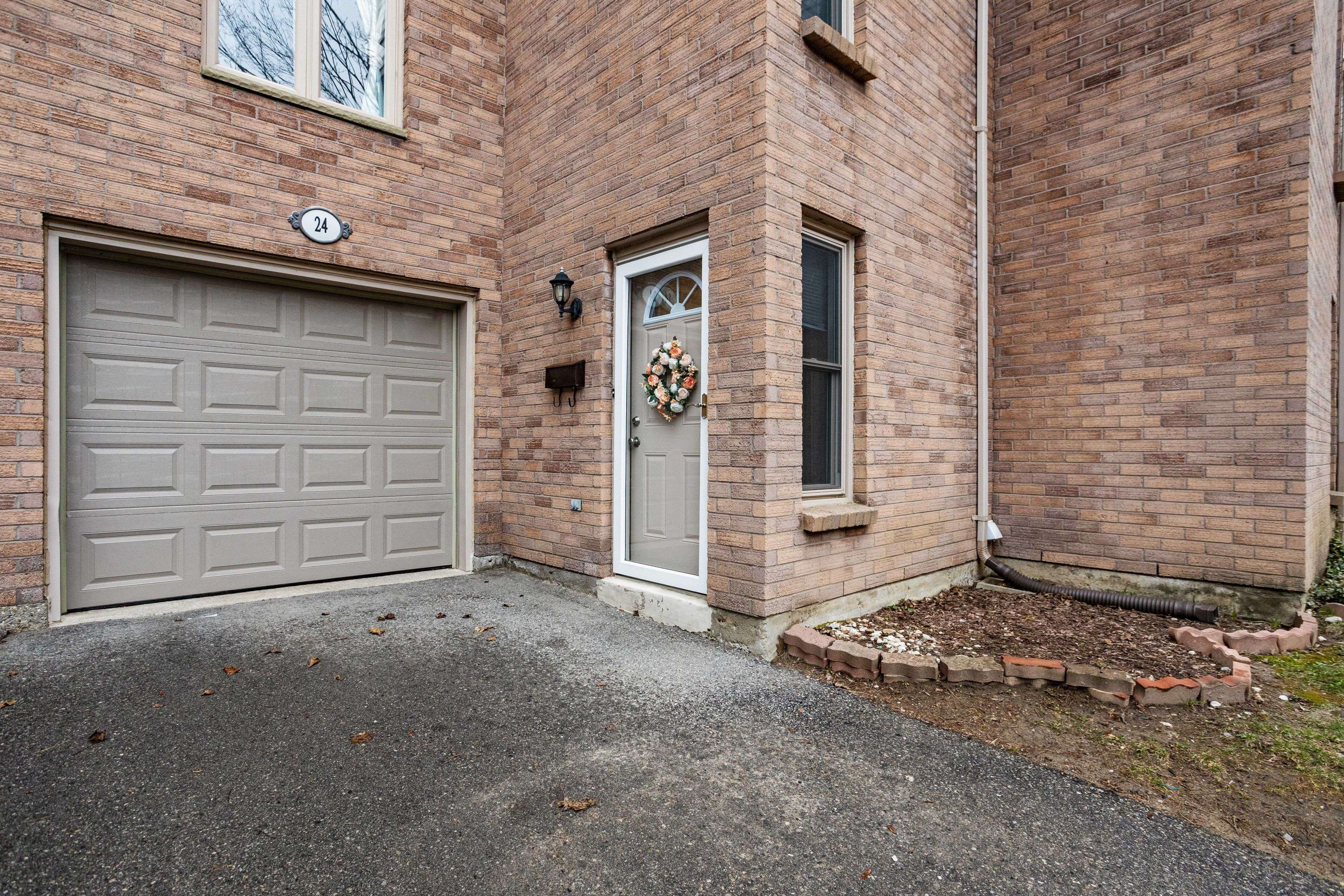 London North, ON N6G 4R4,1855 Aldersbrook RD #24