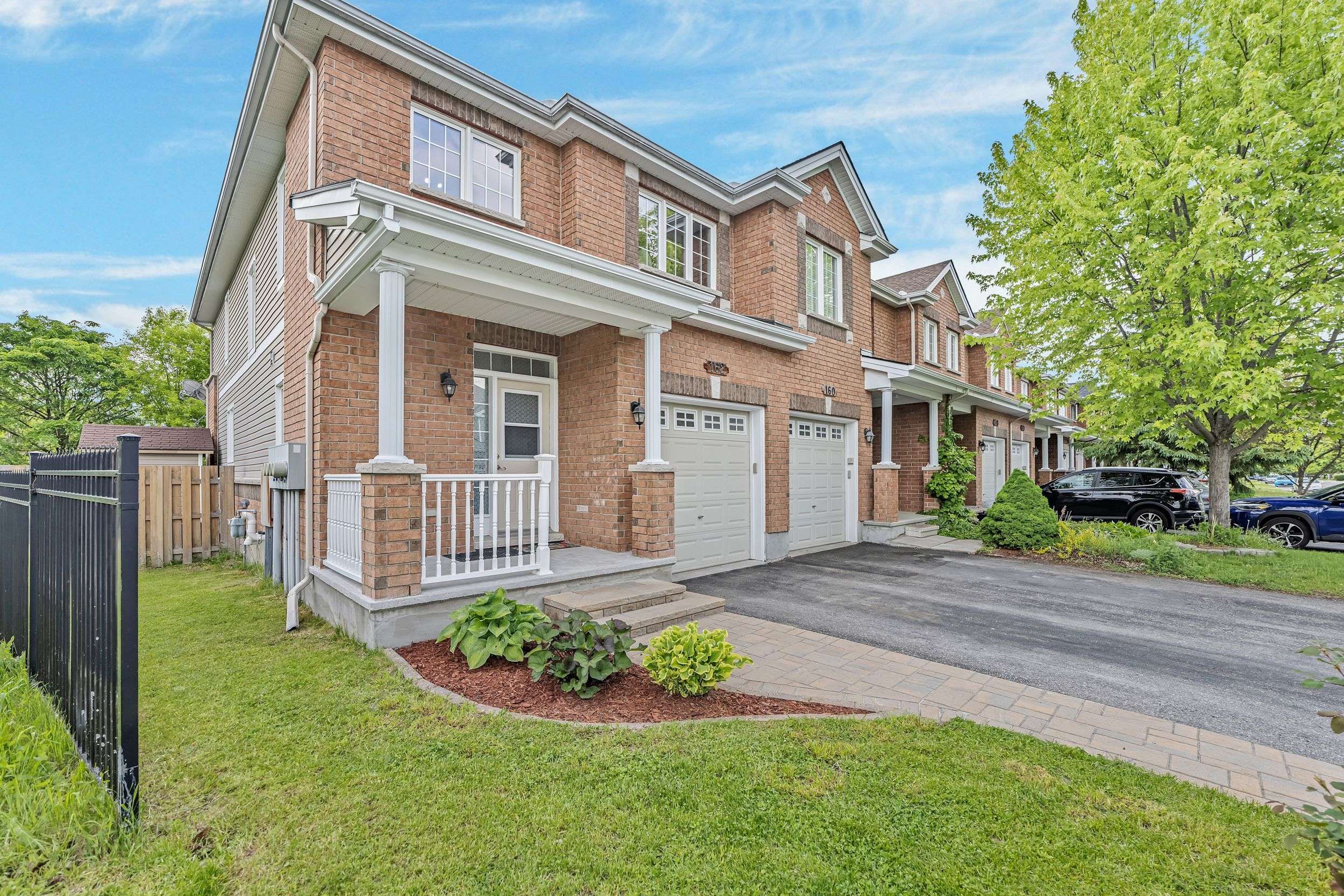 Blossom Park - Airport And Area, ON K1T 0B5,162 Stedman ST
