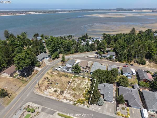 726 EDWARDS AVE,  Coos Bay,  OR 97420