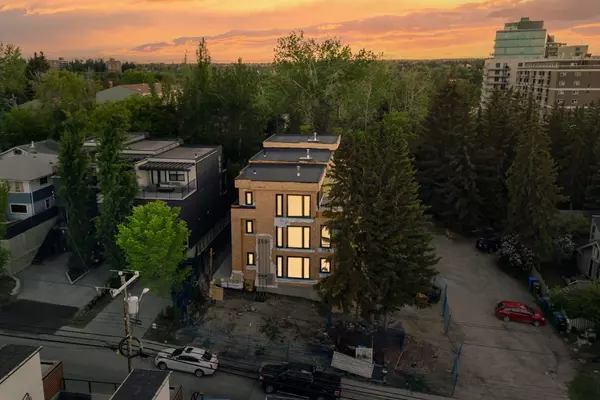 Calgary, AB T2S 2W4,2703 Erlton ST SW #2