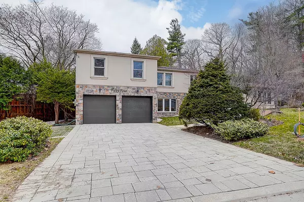 Toronto C12, ON M2P 1A3,54 Plymbridge RD