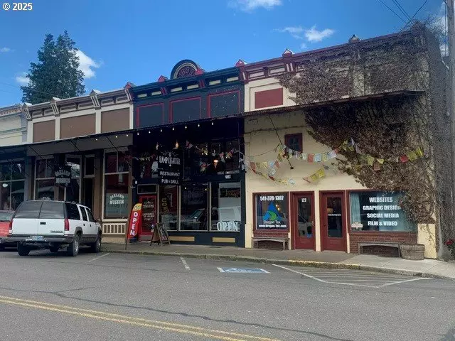 122 SE LOCUST ST, Oakland, OR 97462