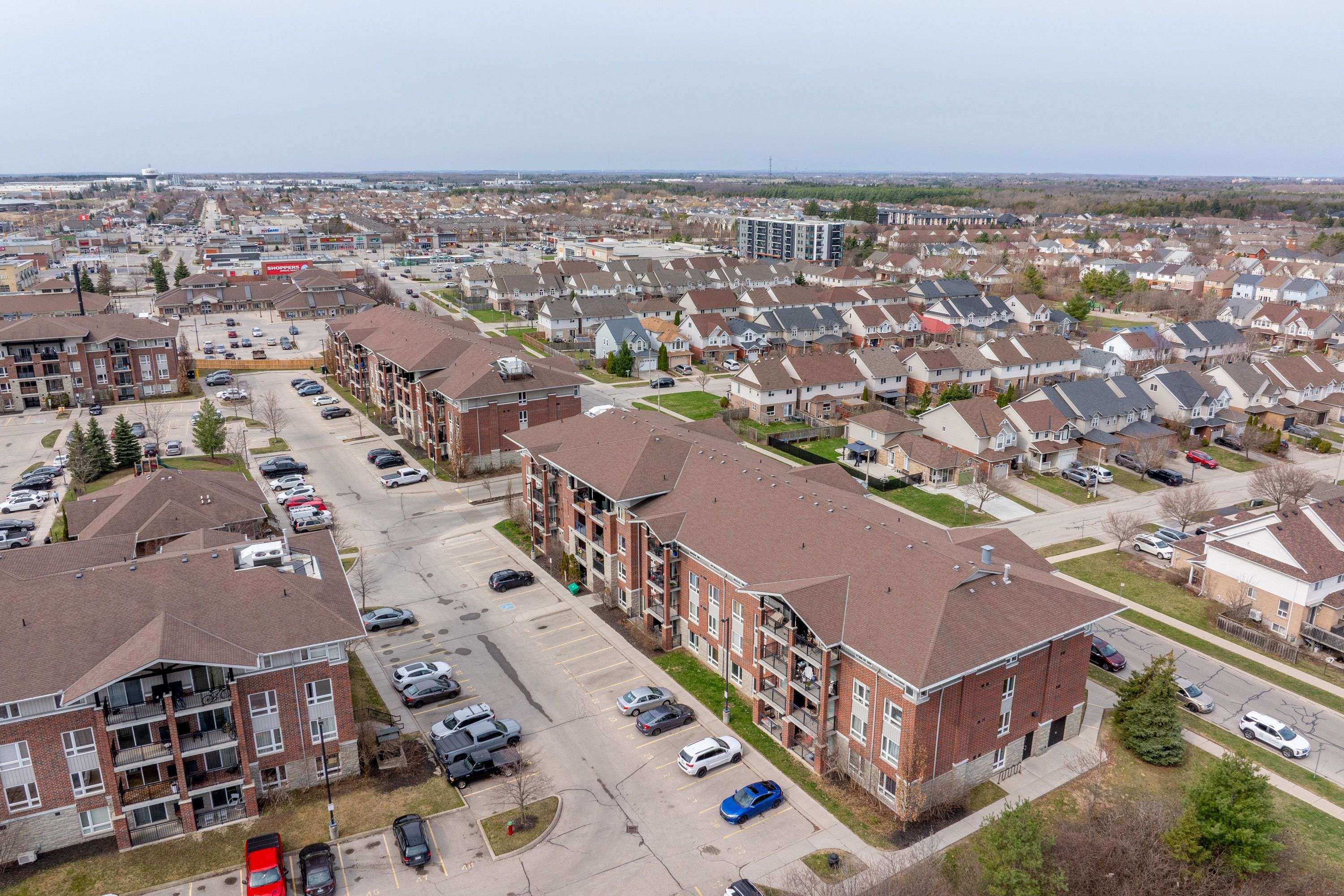 Guelph, ON N1L 0E5,39 Goodwin DR #205