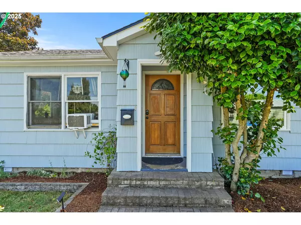 Stayton, OR 97383,915 N DOUGLAS AVE