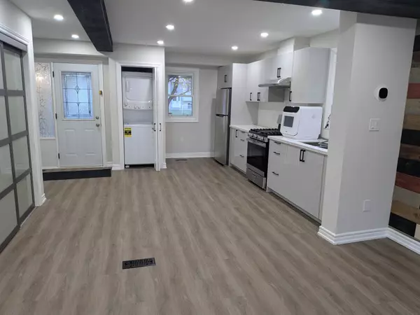 Innisfil, ON L9S 1V5,945 Vance CRES #1