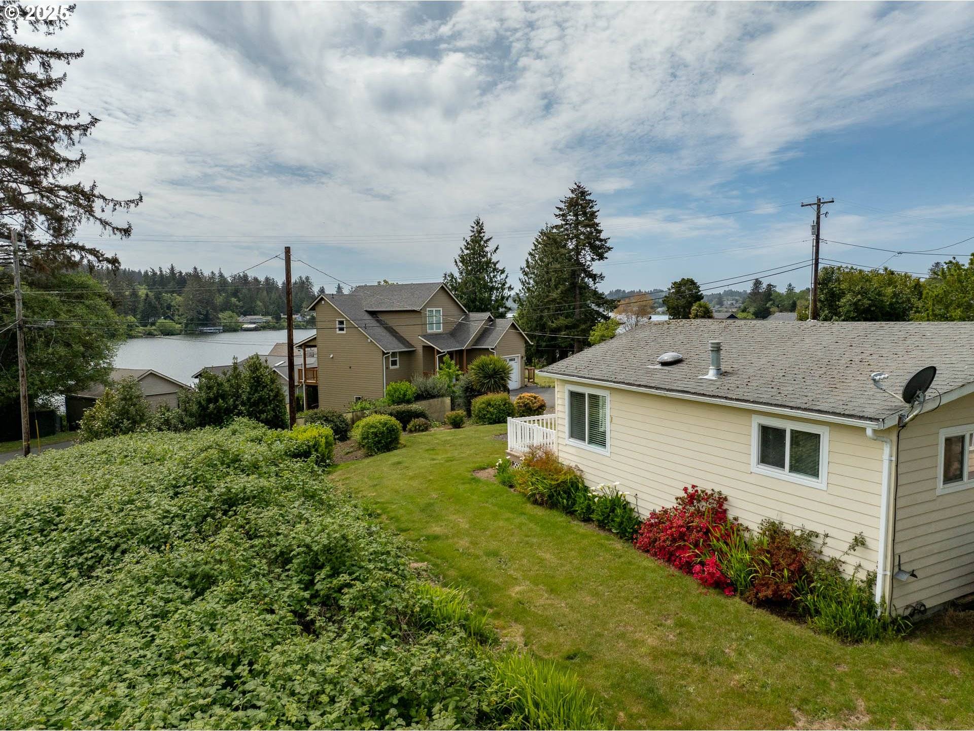 Neotsu, OR 97364,5305 NE 49TH ST