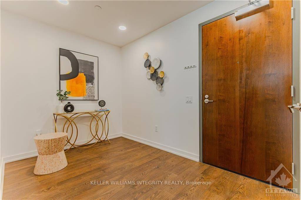 West Centre Town, ON K1R 6K8,320 Miwate Private ## 311