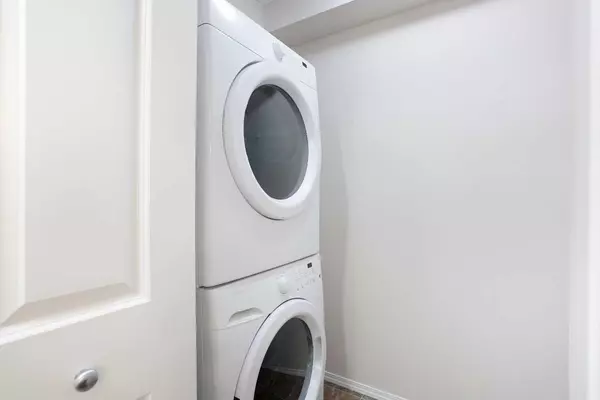 Calgary, AB T2X 2B9,81 Legacy BLVD SE #3114