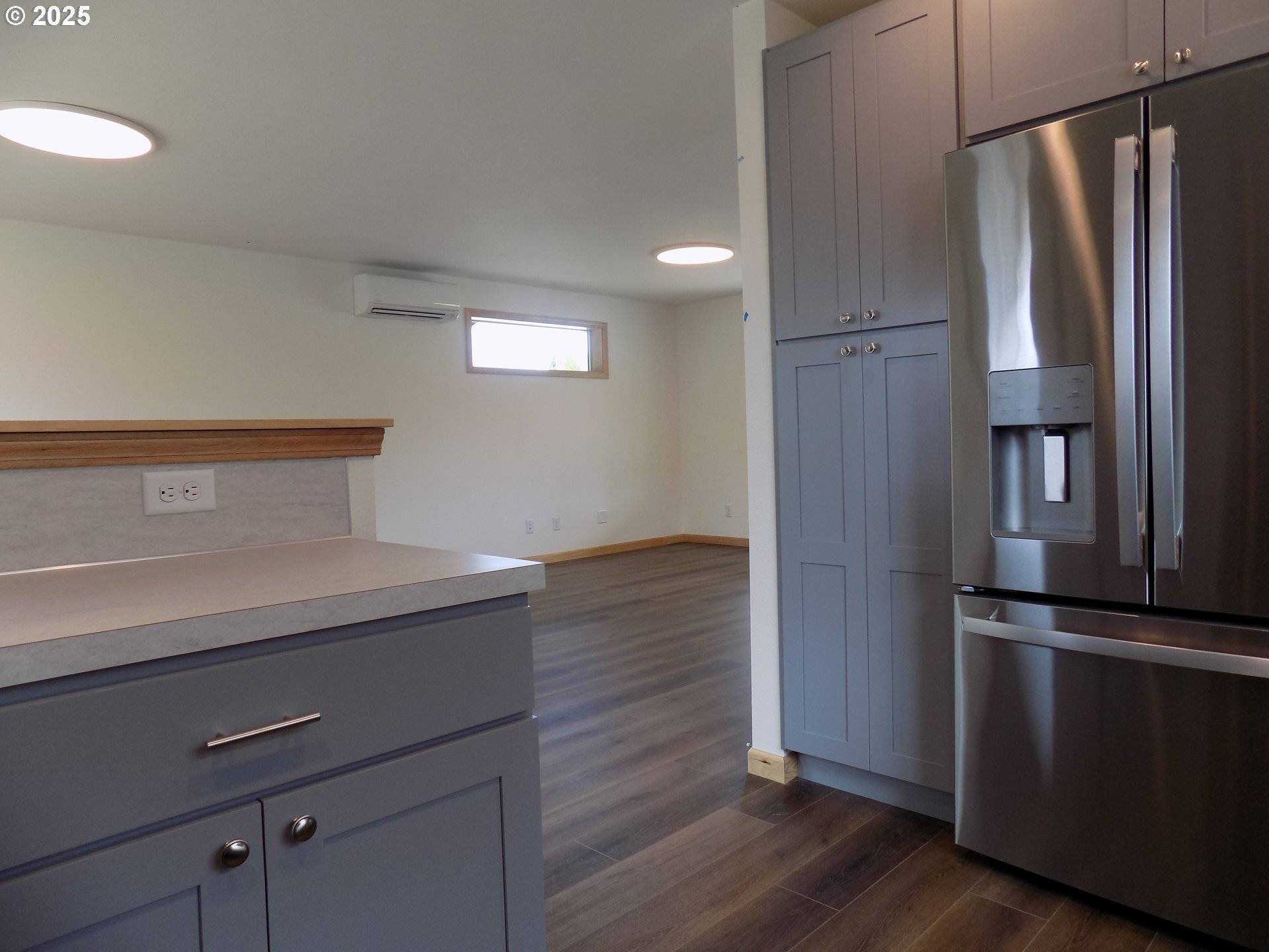 Corvallis, OR 97333,585 SE FIREFLY AVE