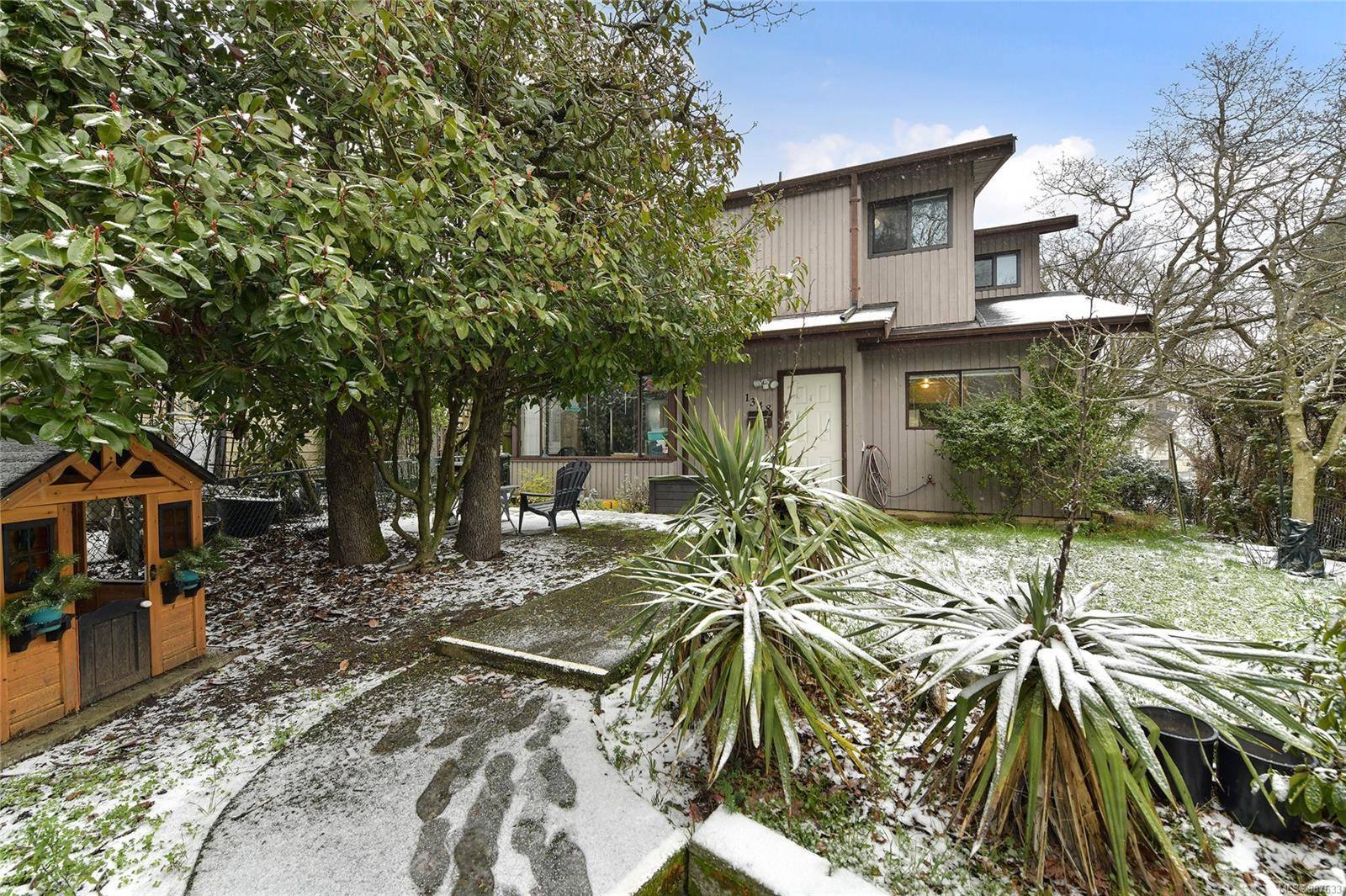 Victoria, BC V8T 5A7,1348 RYAN St