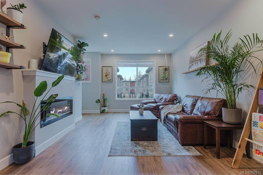 3351 Luxton Rd #1204,  Langford,  BC V9C 0P2