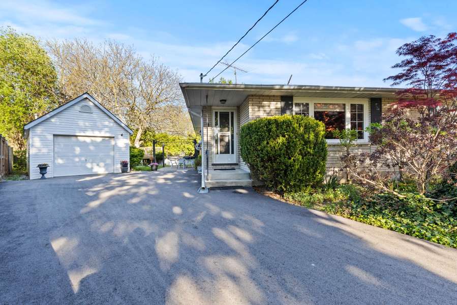 8 Bedford CT, St. Catharines, ON L2N 4C8