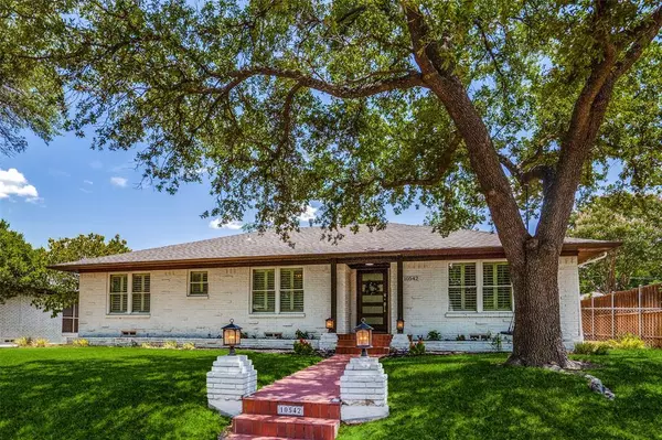 10542 Vinemont Street,  Dallas,  TX 75218