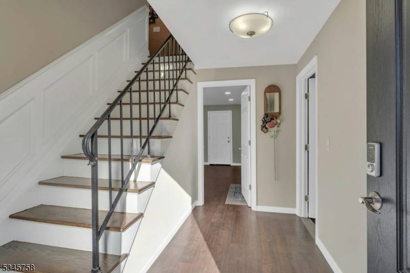 New Milford Boro, NJ 07646,147 Pine Ave