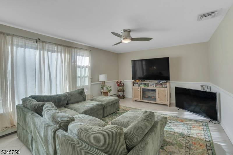 New Milford Boro, NJ 07646,147 Pine Ave