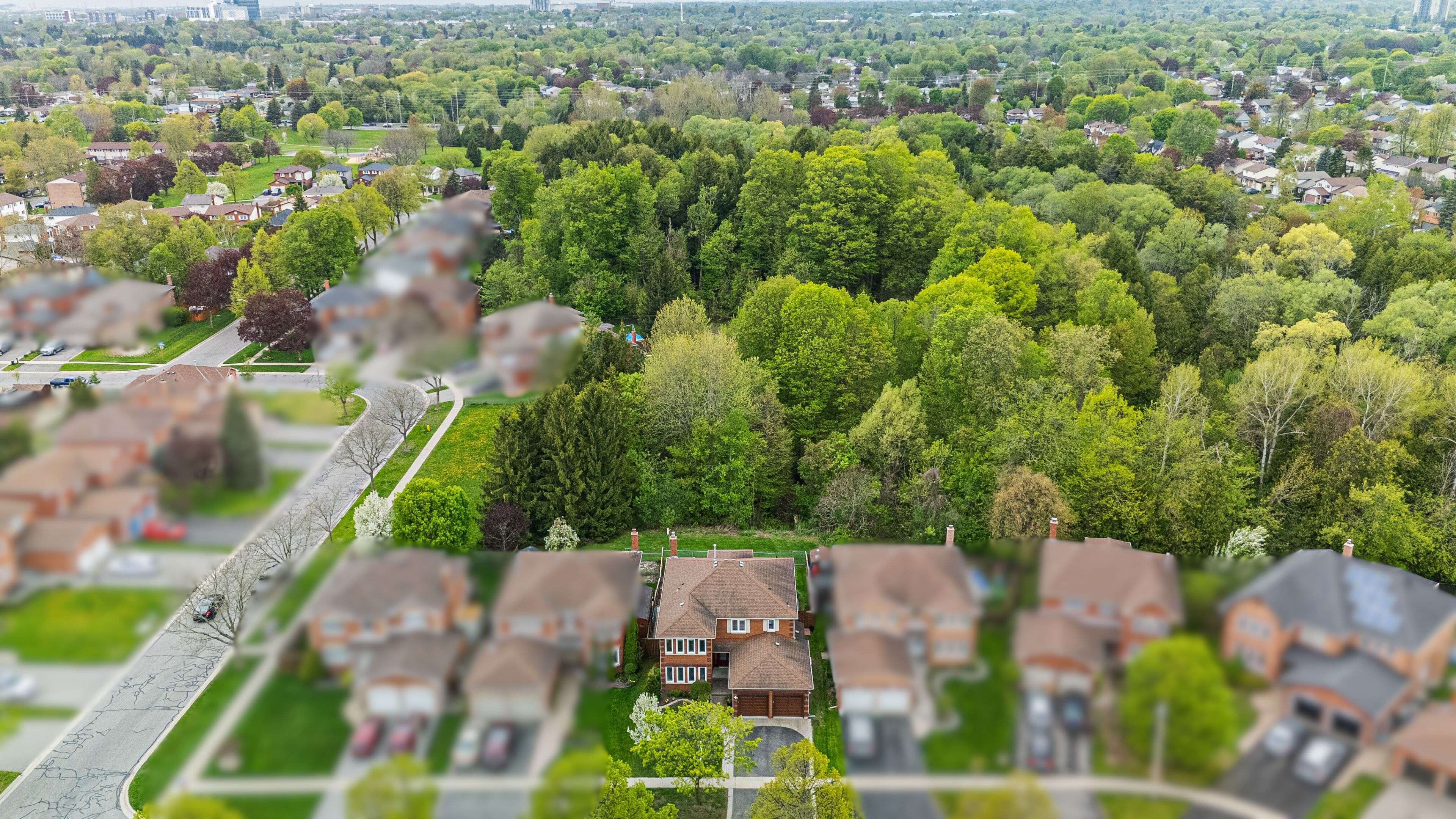 Oshawa, ON L1K 2H3,460 Palmtree CRES