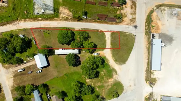 610 W Oak Street, Nocona, TX 76255
