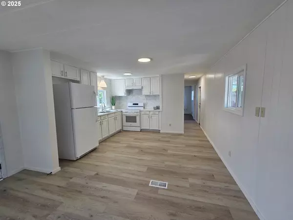 Newberg, OR 97132,2902 E 2ND ST #37