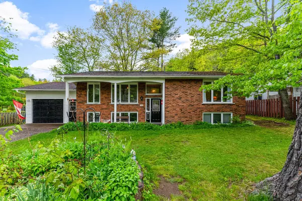 351 Chemaushgon RD, Bancroft, ON K0L 1C0