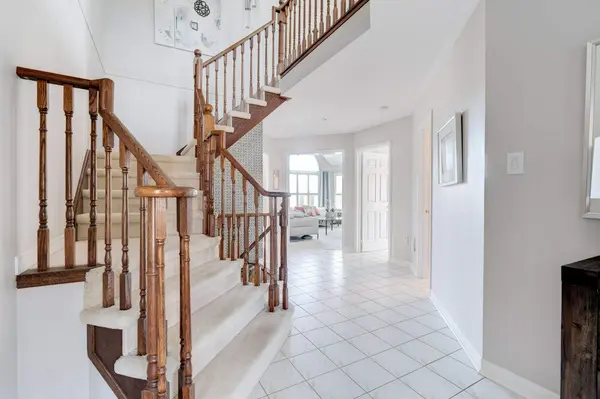 Burlington, ON L7M 4B3,2109 Berwick DR