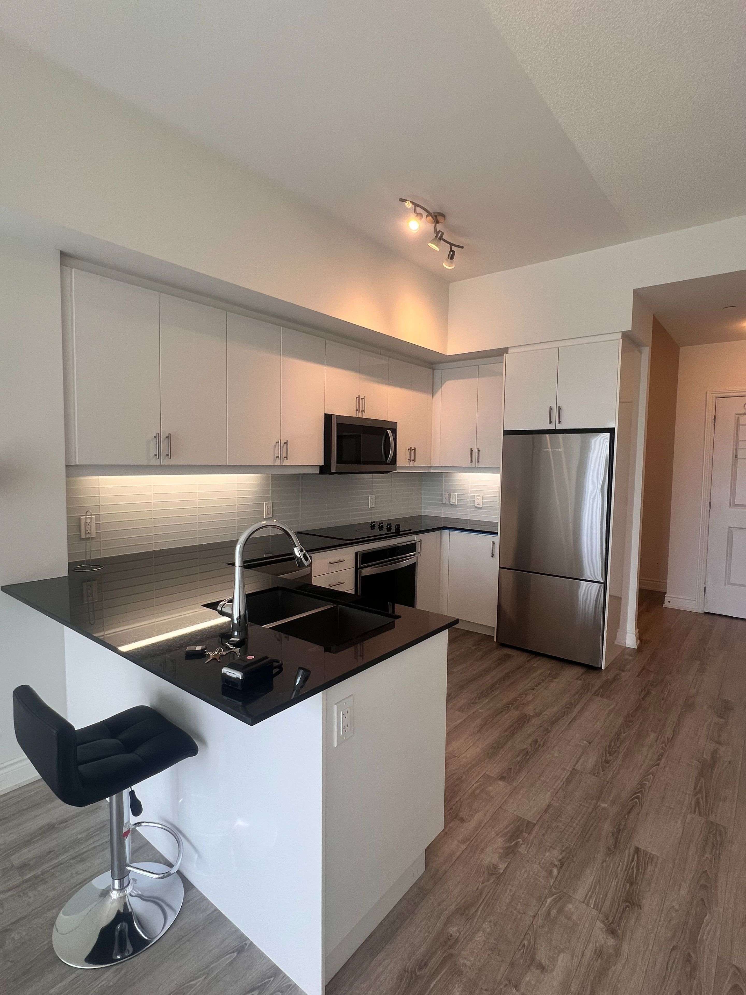 Richmond Hill, ON L4C 0X5,9618 Yonge ST #1101