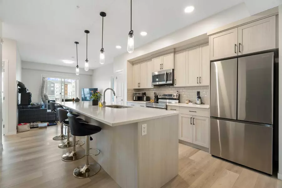 80 Carrington PLZ NW #308, Calgary, AB T3P 1X6