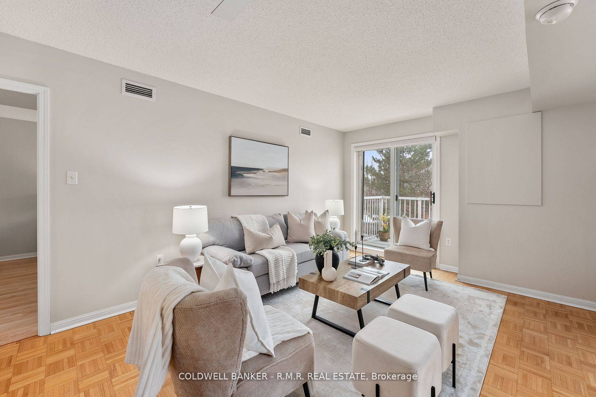 Clarington, ON L1C 5A1,95 Wellington ST #313
