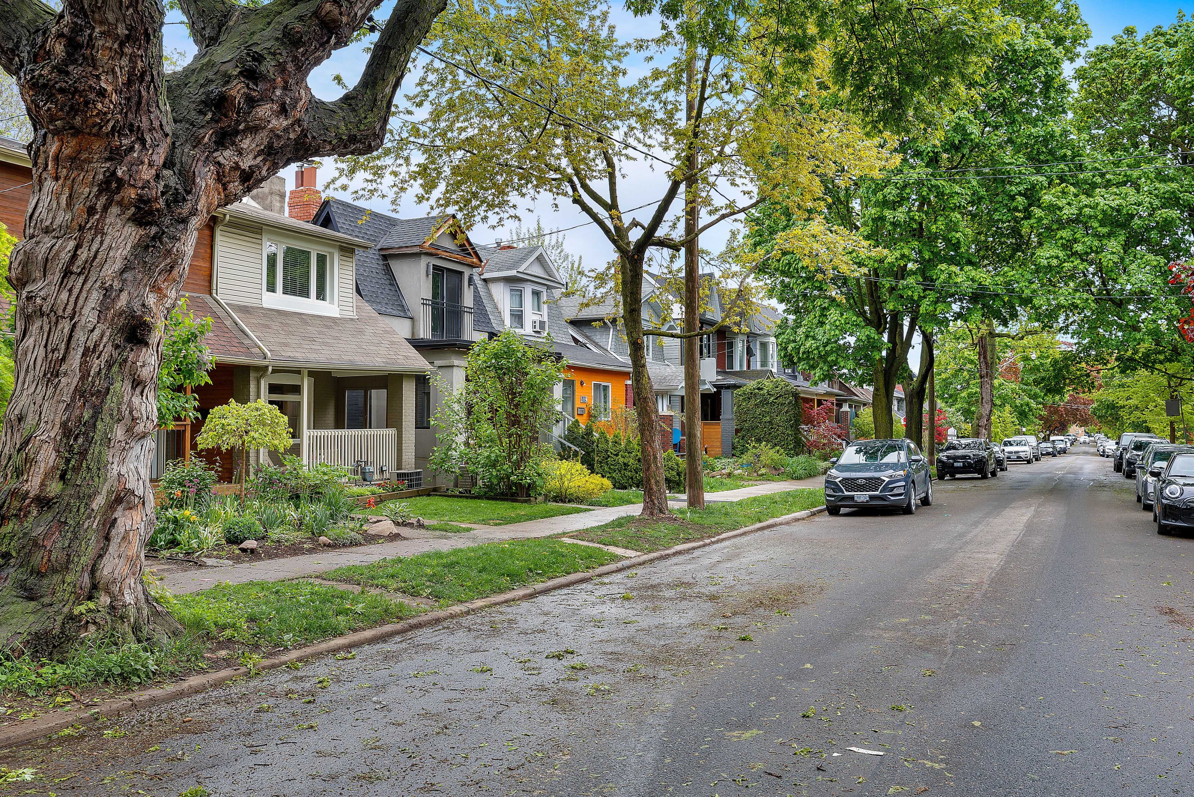 Toronto E01, ON M4L 2M3,113 Alton AVE