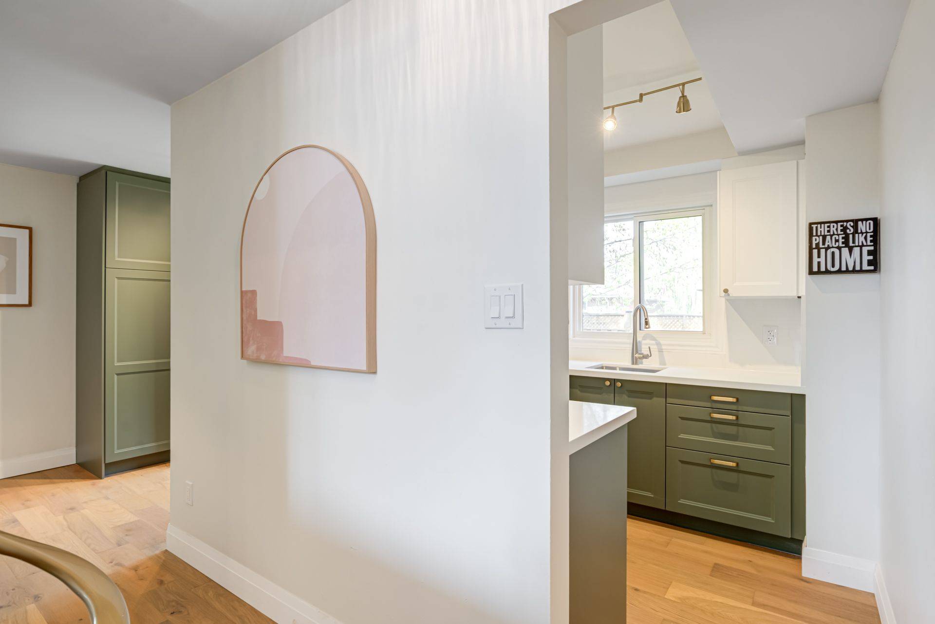 Milton, ON L9T 3V8,235 Bronte ST S #48