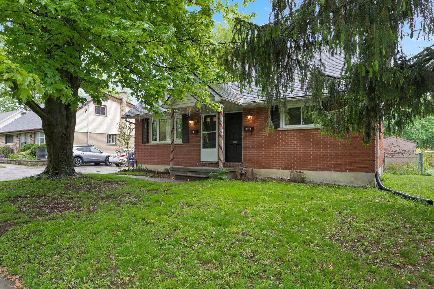 London East, ON N5Y 2J9,317 Belfield ST