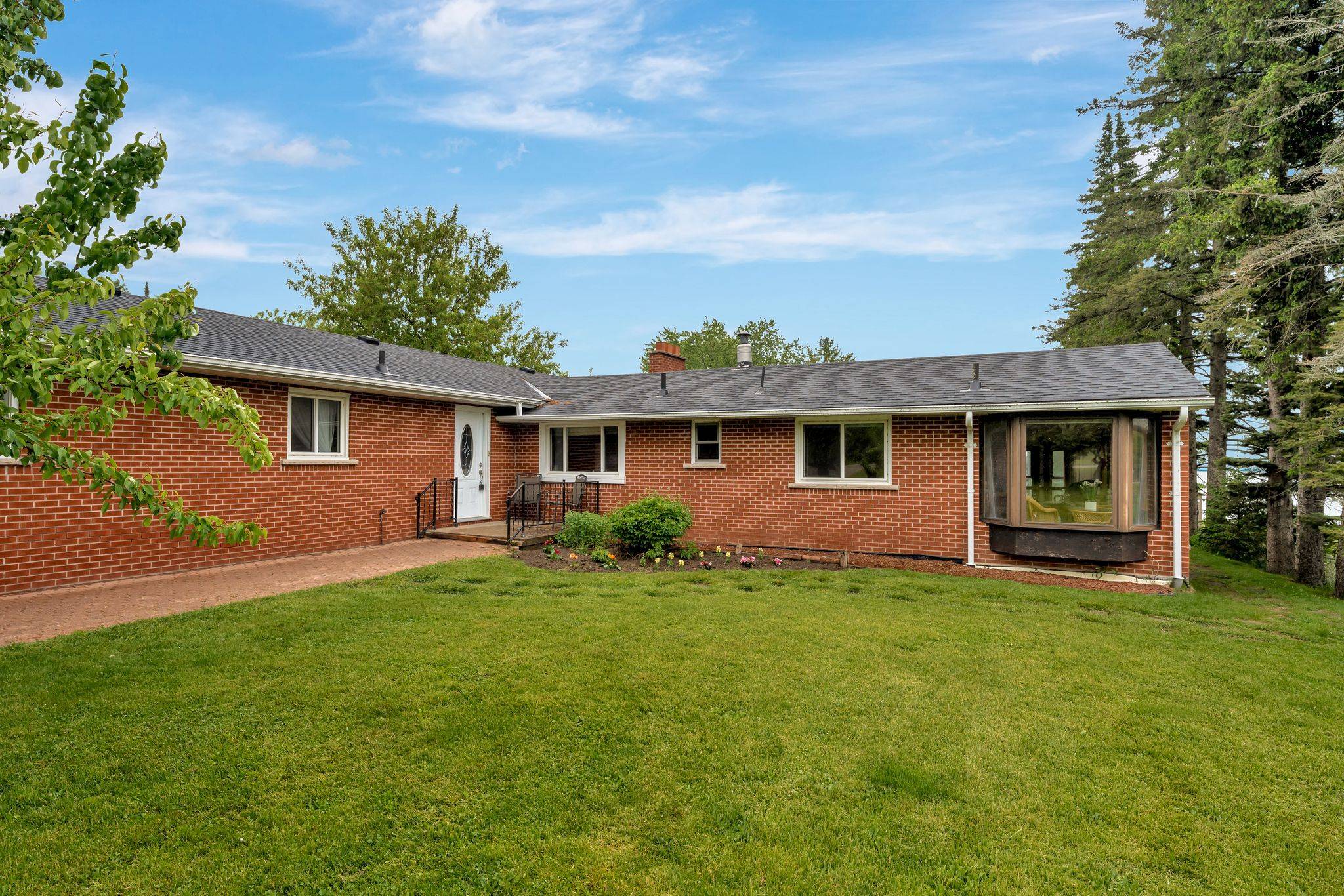 Kawartha Lakes, ON K0M 2C0,39 Newman RD
