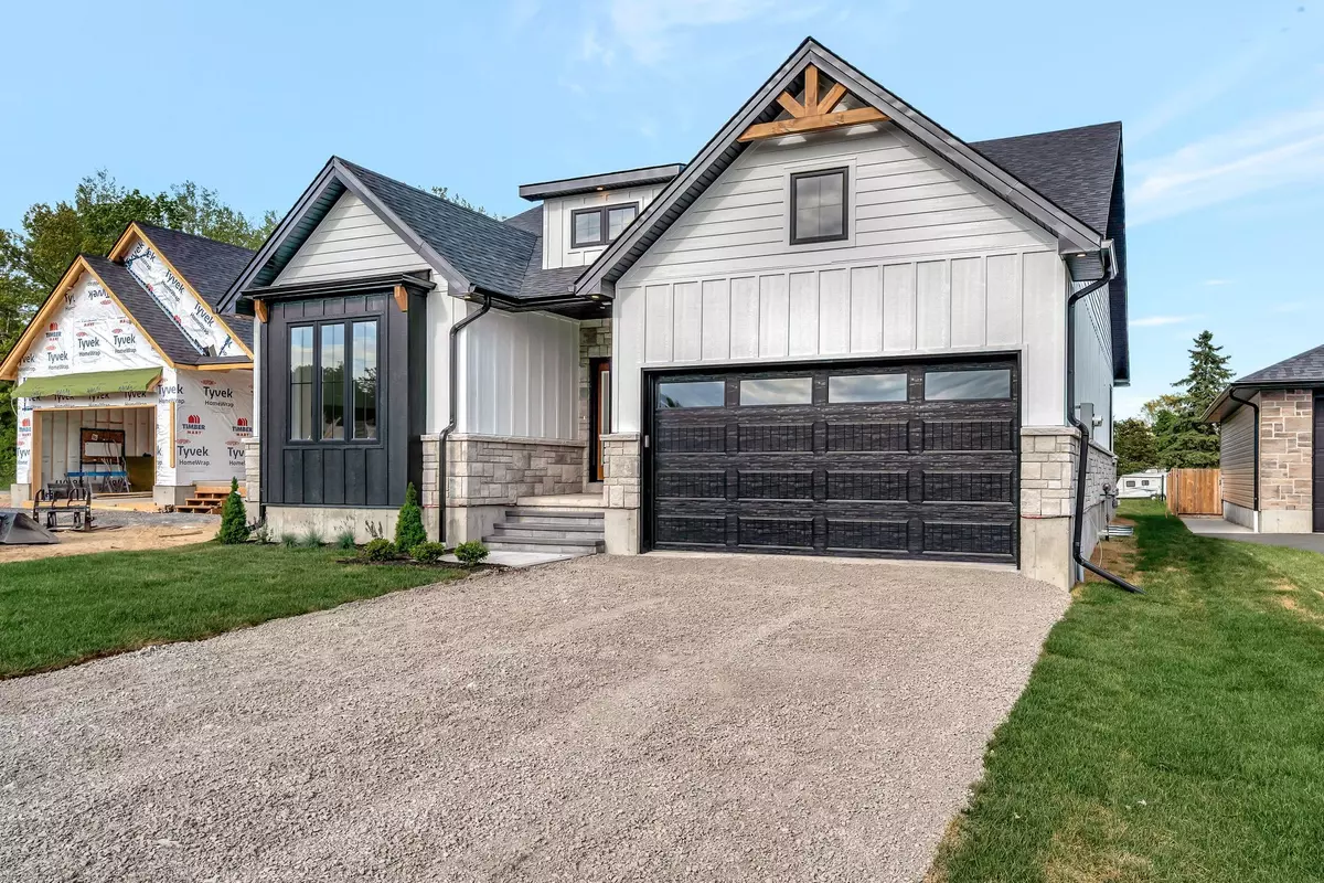Quinte West, ON K8V 5P4,4 Deerview DR