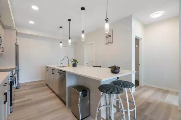 Calgary, AB T3P 1X6,80 Carrington PLZ Northwest #308