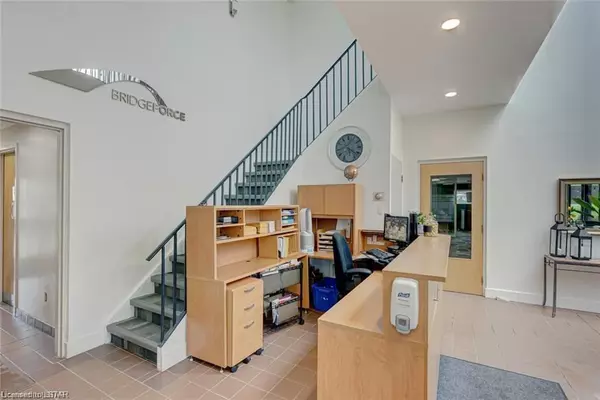London North, ON N6G 5C2,1785 Wonderland RD N