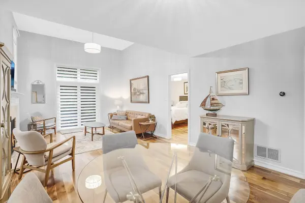 Hamilton, ON L9G 4X7,175 Fiddlers Green RD ##65