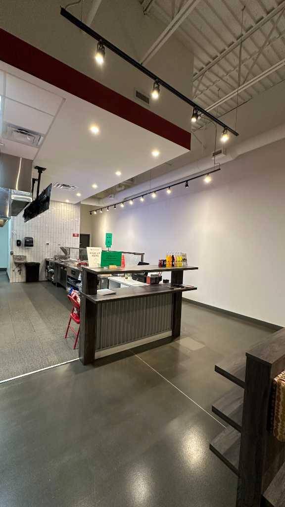 Chestermere, AB t1x 1v2,117 main ST #106