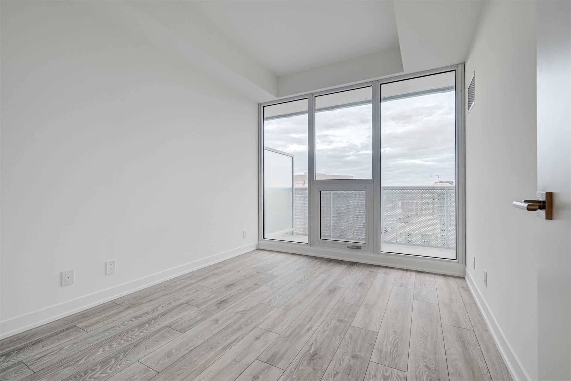 Toronto C14, ON M2N 0L4,15 Holmes AVE #2206