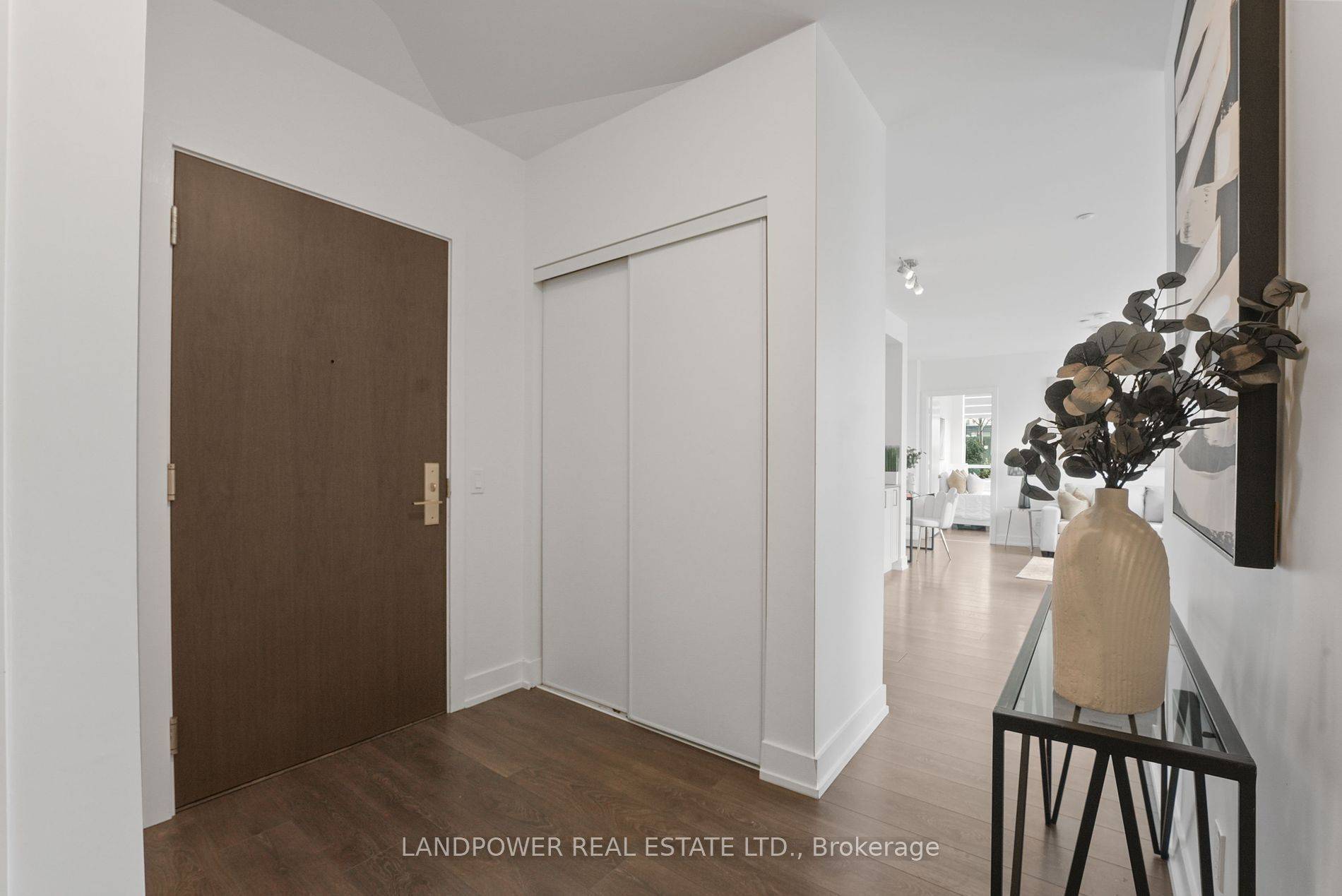 Markham, ON L3R 8G9,268 Buchanan DR #706W