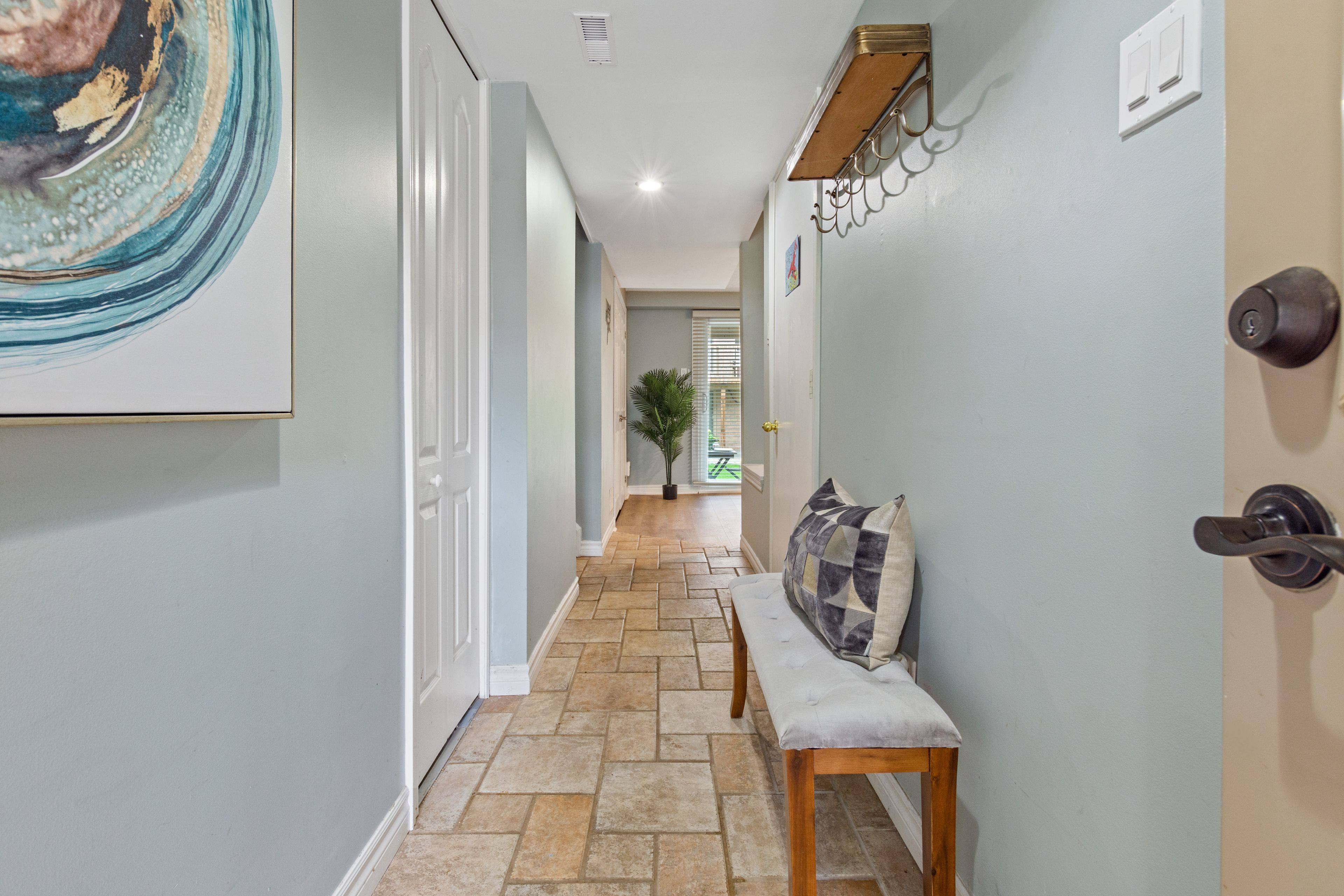 Oakville, ON L6H 5L8,2272 Mowat AVE #73