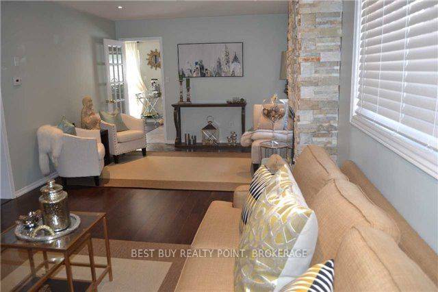Mississauga, ON L5N 6Y4,7038 Dunrobin WAY